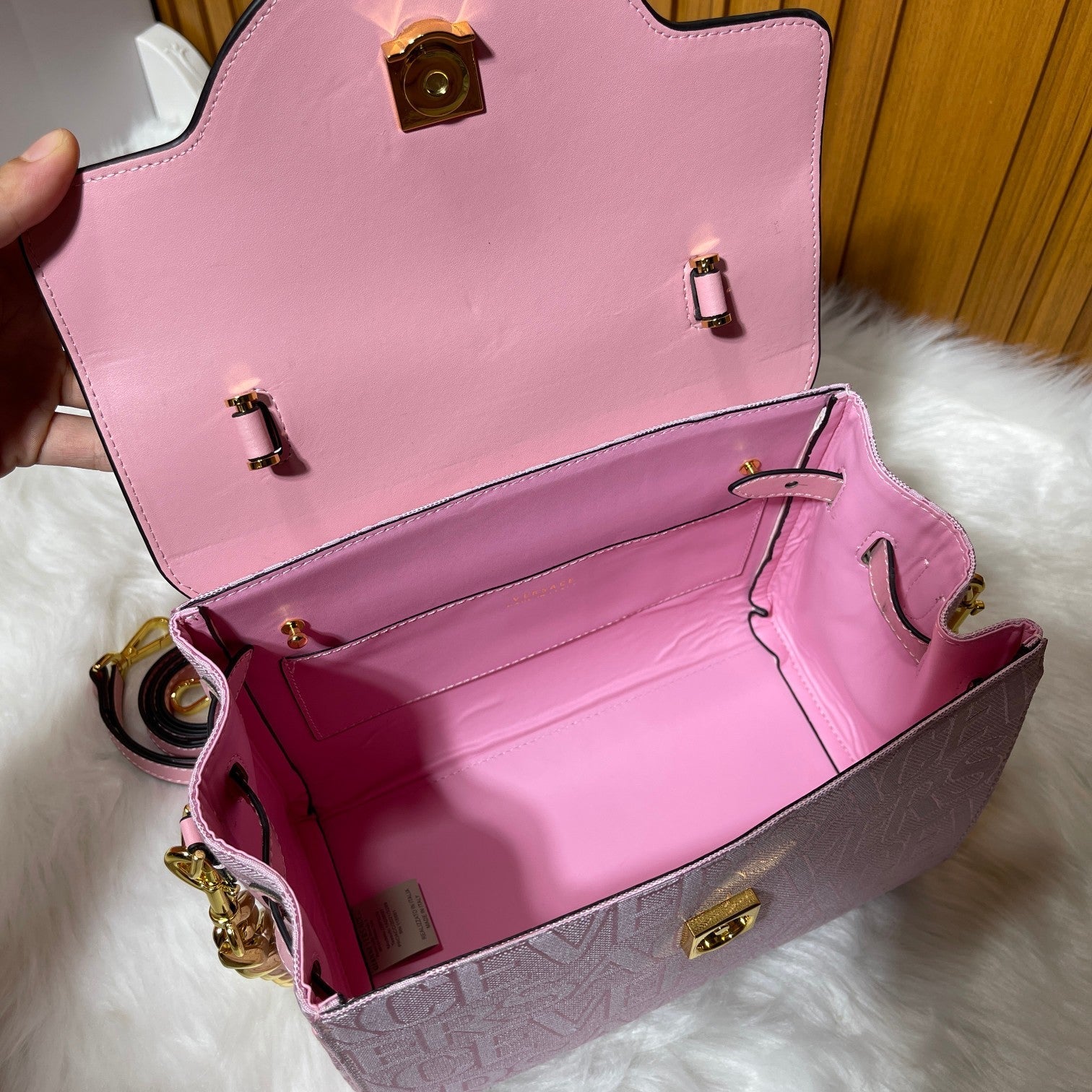 V  23 new handbags