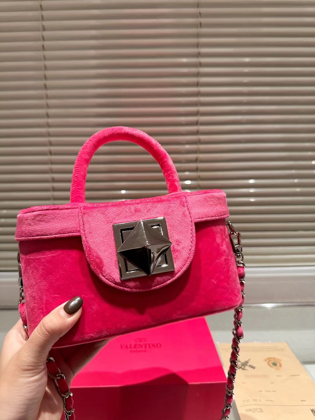 VAL* velvet bag