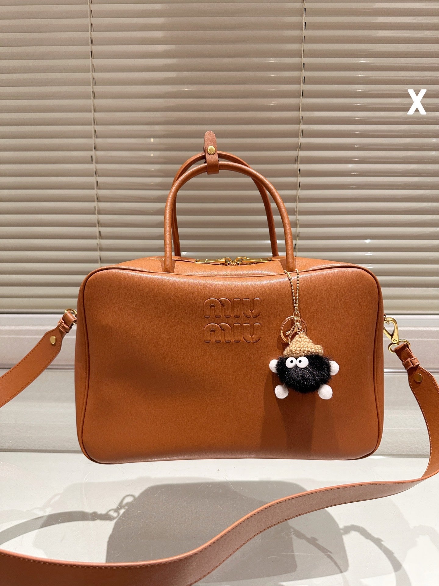 MI* cowhide attendance bag
