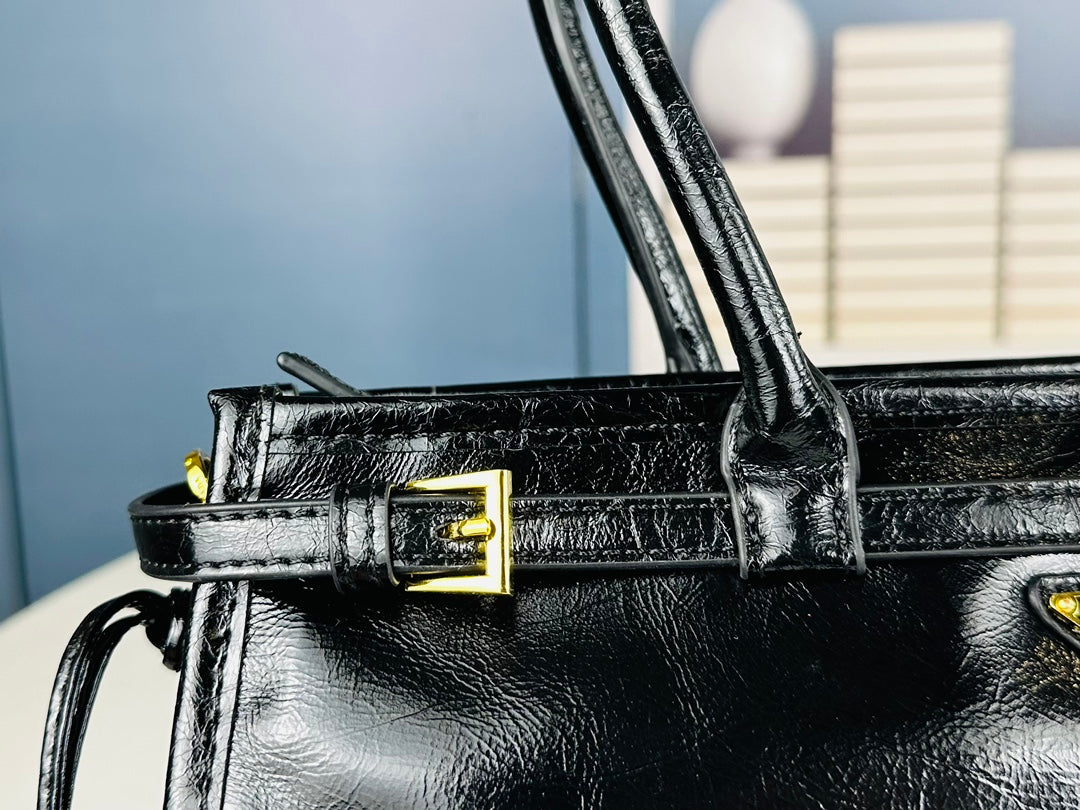 Top layer cowhide handbag