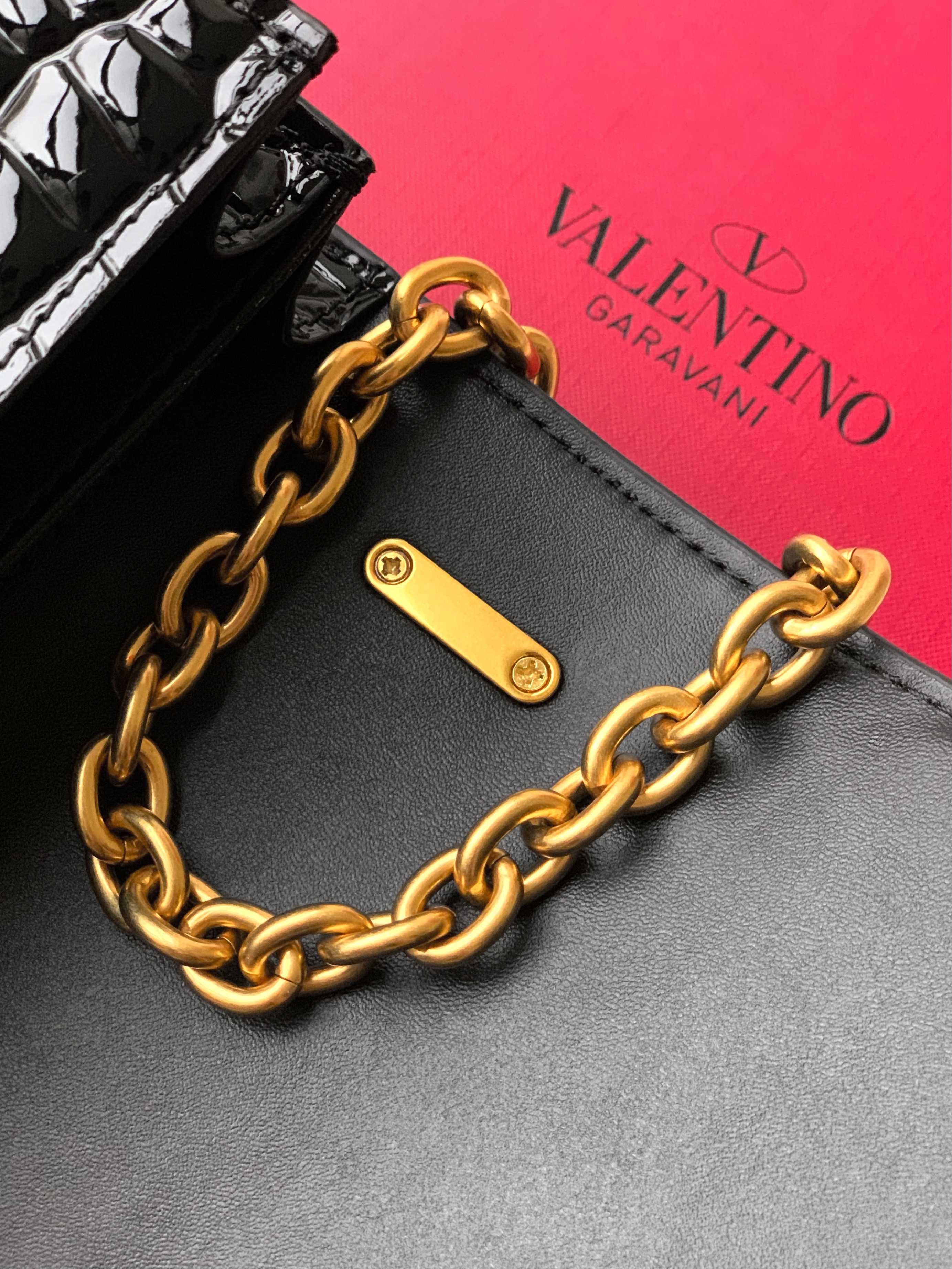Valent* 25SS stone pattern handbag