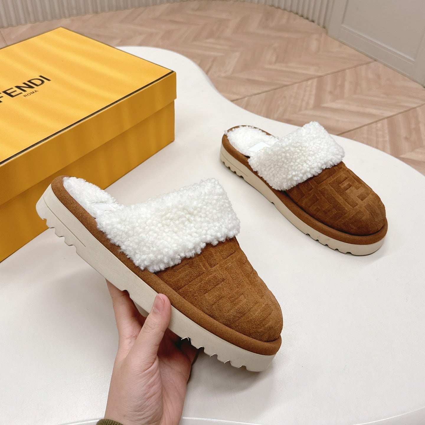 FEN* 25 SS leather embossed fur slippers