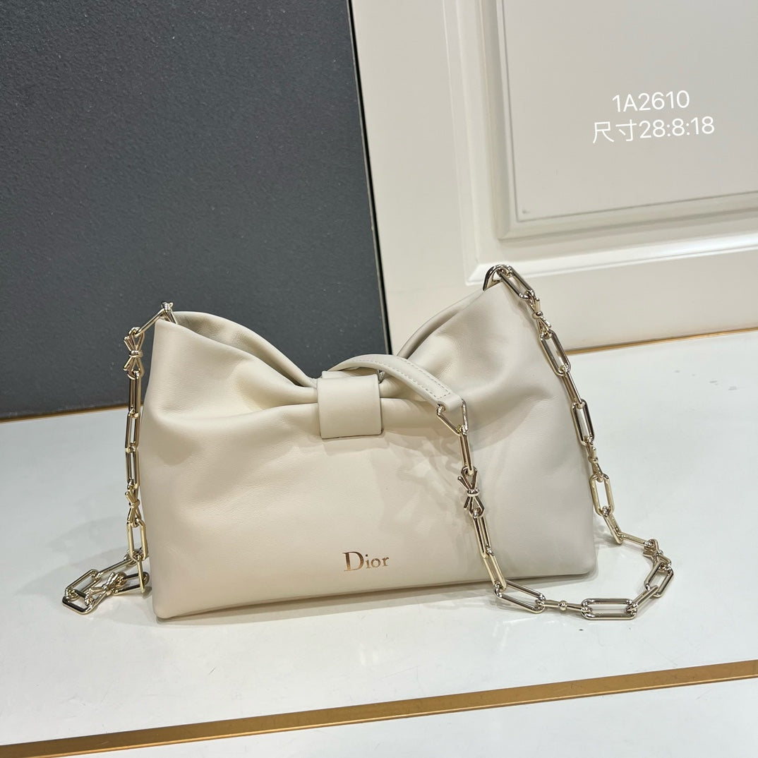New handbag for 2026: Lambskin chain bag