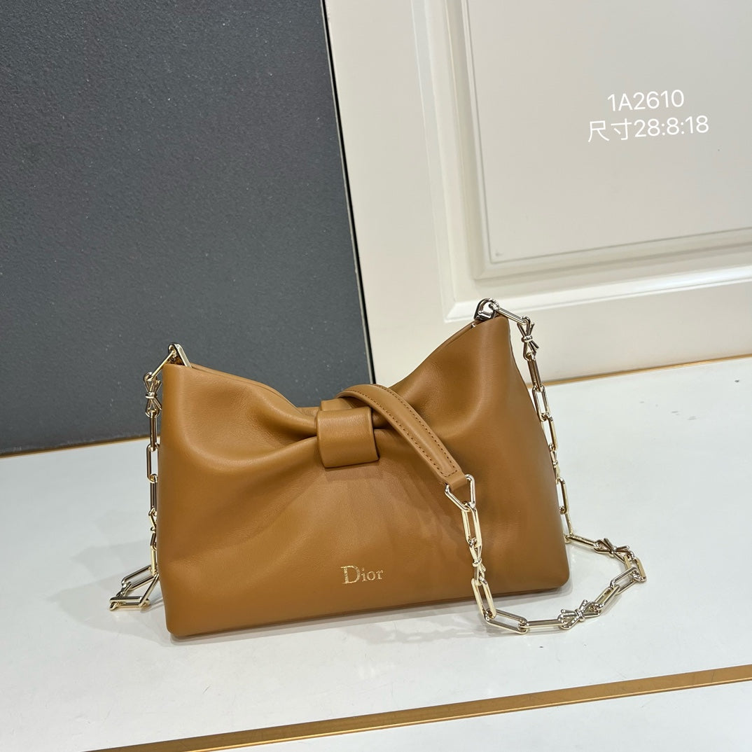 New handbag for 2026: Lambskin chain bag