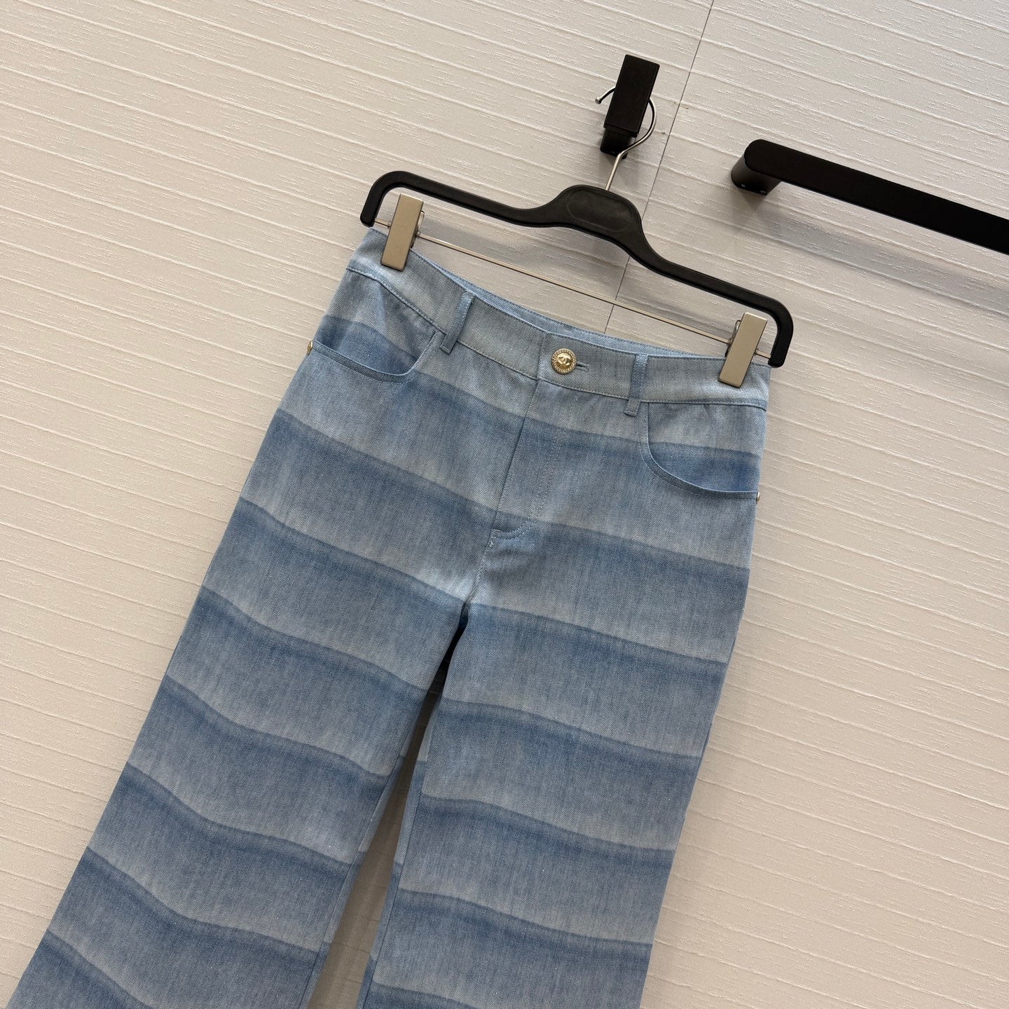Chanel 26SS Resort Collection: Denim Jacket / High-Waisted Wide-Leg Trousers