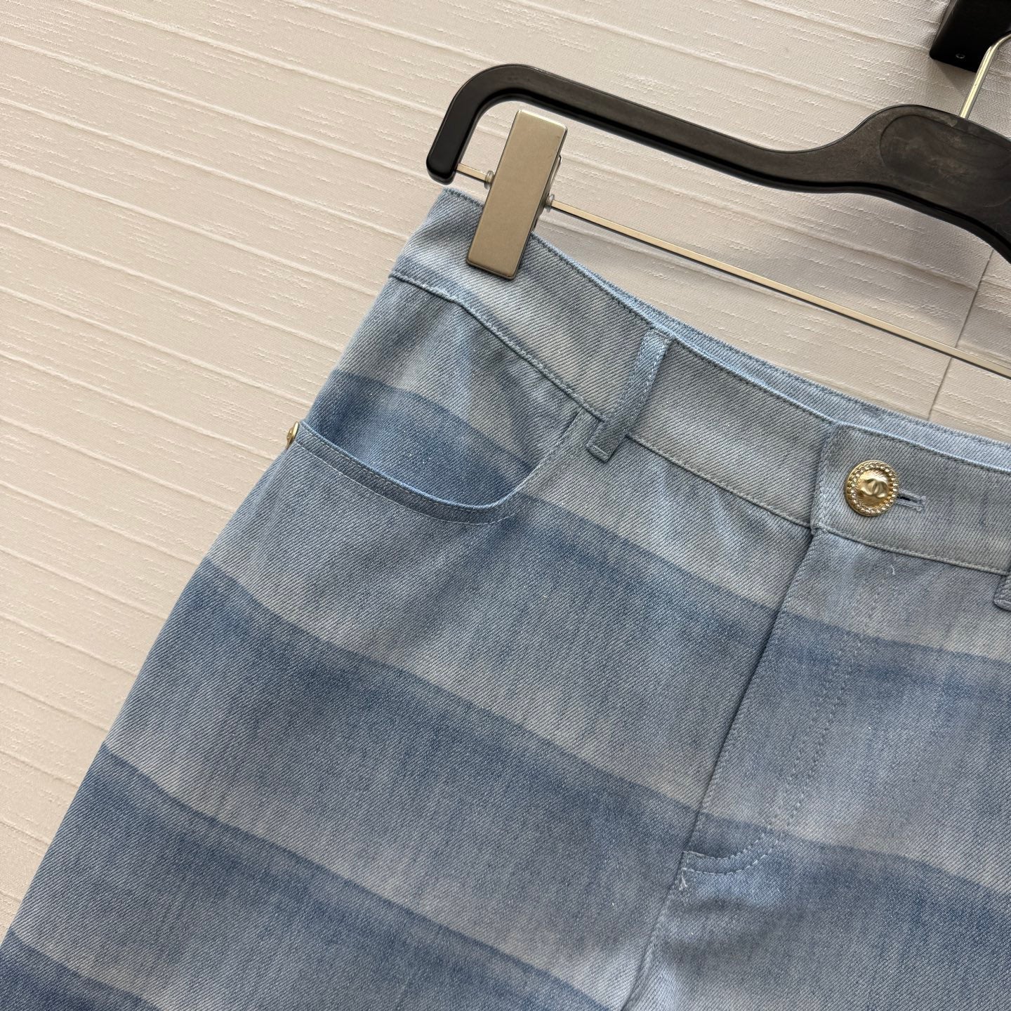 Chanel 26SS Resort Collection: Denim Jacket / High-Waisted Wide-Leg Trousers