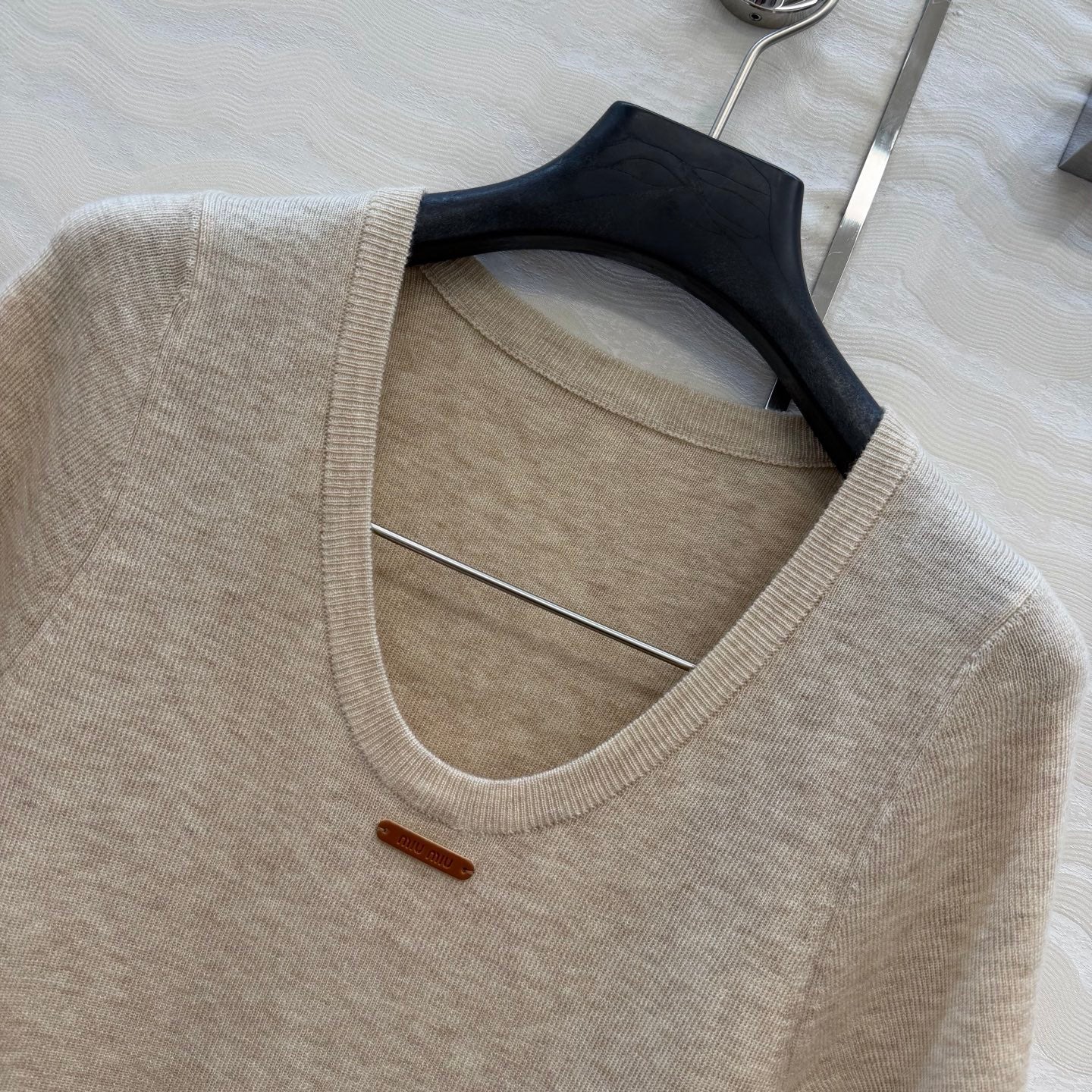 MIU V-neck fitted knitted top