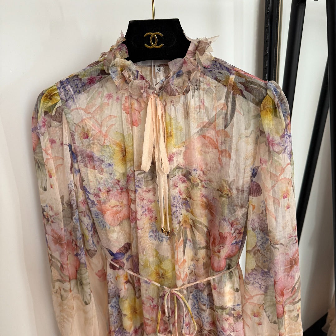 Elegant, Waist-Defining Dress with Colorful Print