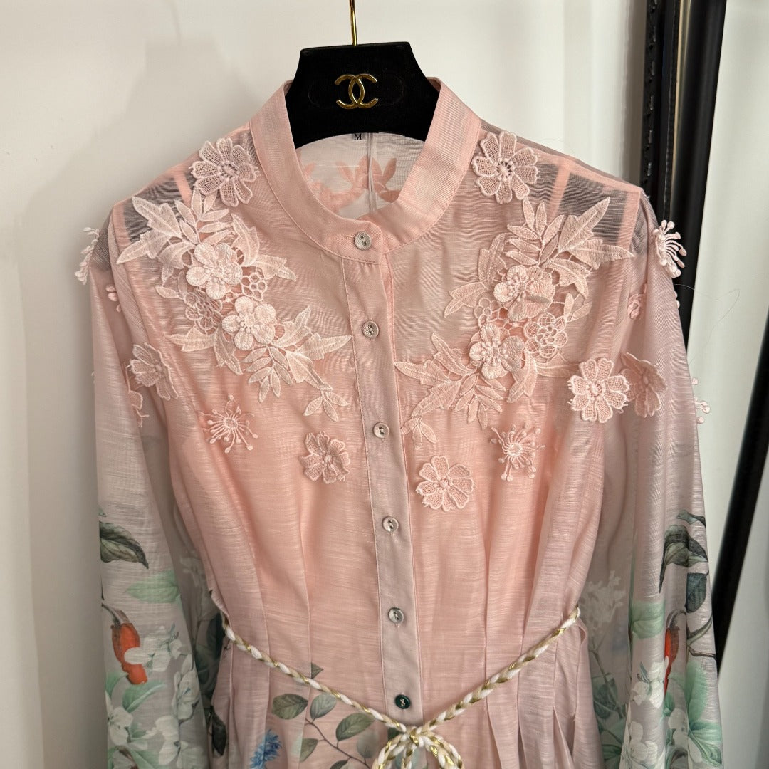 Lace-Embroidered, Color-Blocked Floral Dress — Elegant Printed, Waist-Cinching Dress