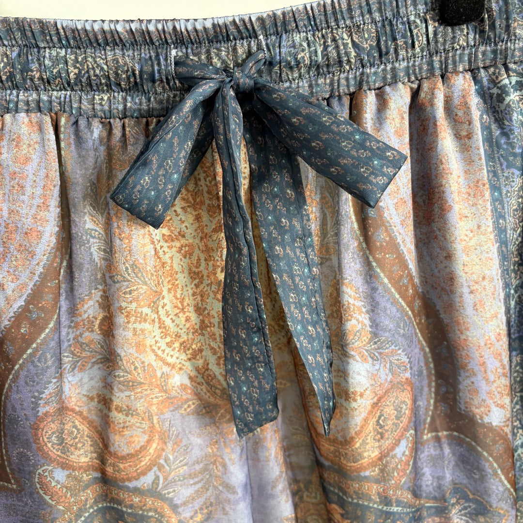 Elegant Retro-Print Long-Sleeve Shirt + High-Waisted Wide-Leg Trousers