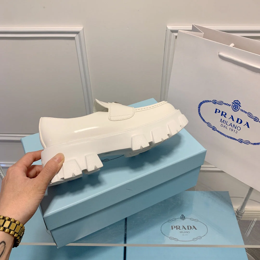 PRA*     NEW SHOES (Only one pair sold)