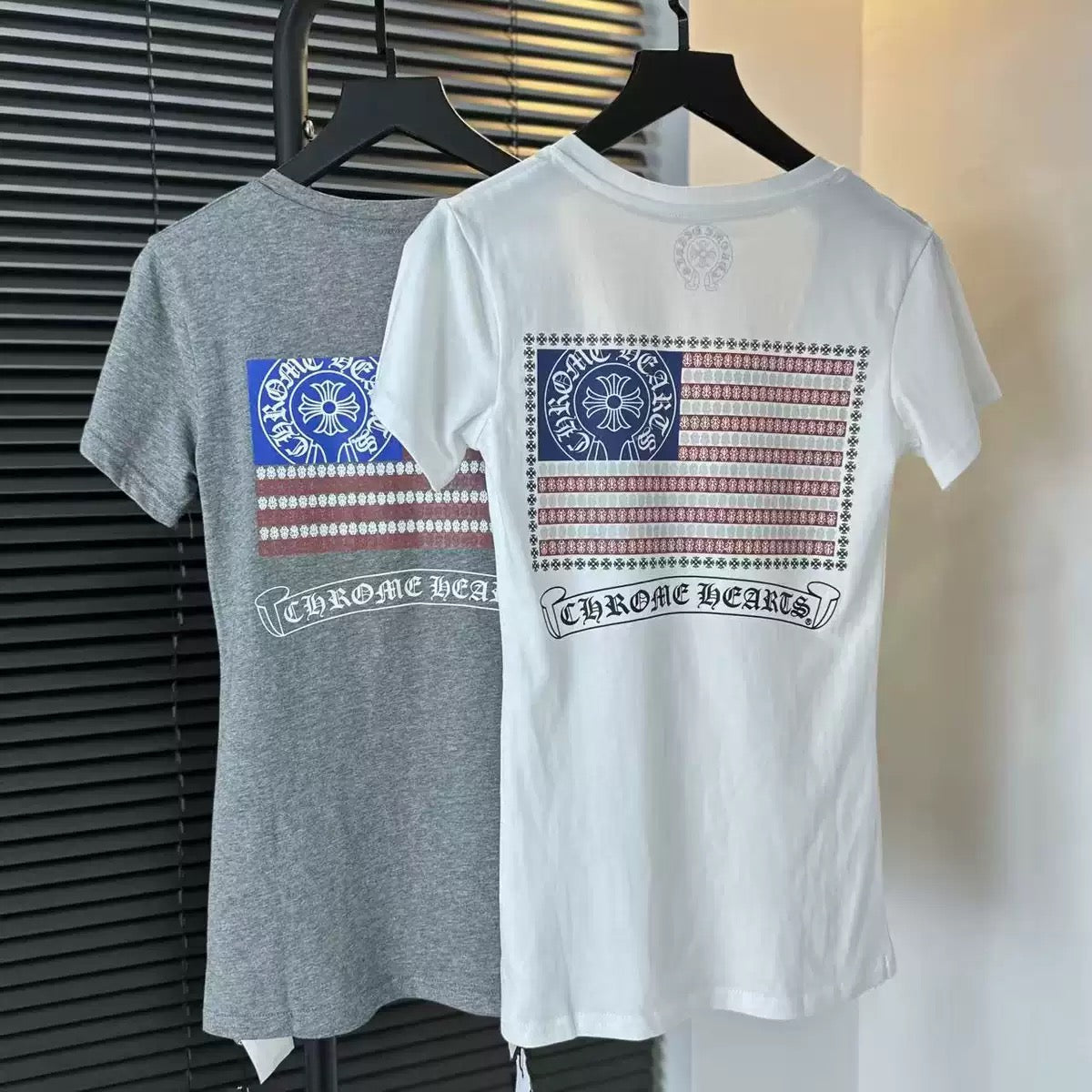 Women's V-Neck Printed Short-Sleeve T-Shirt