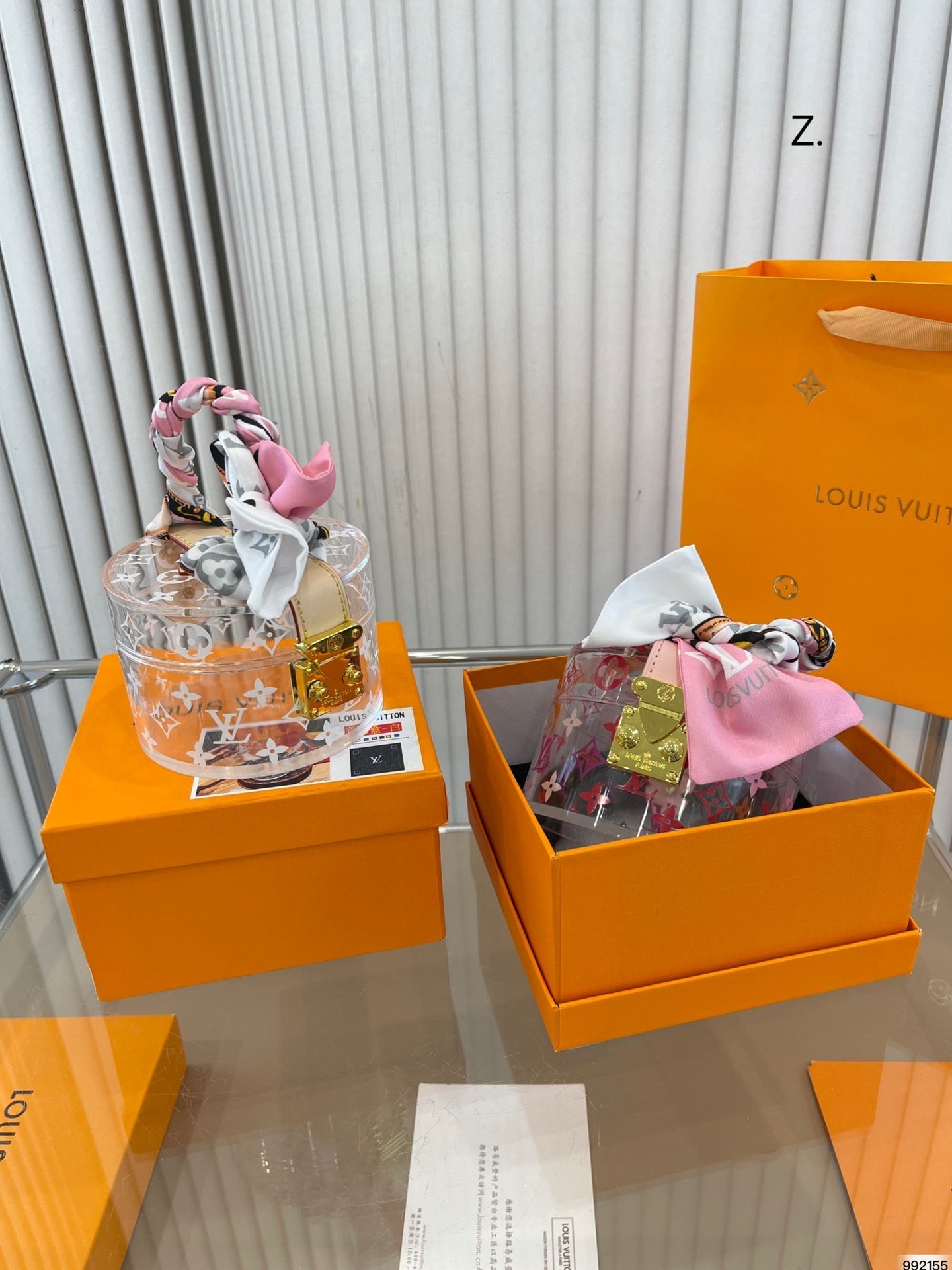 L  New Acrylic Transparent Box