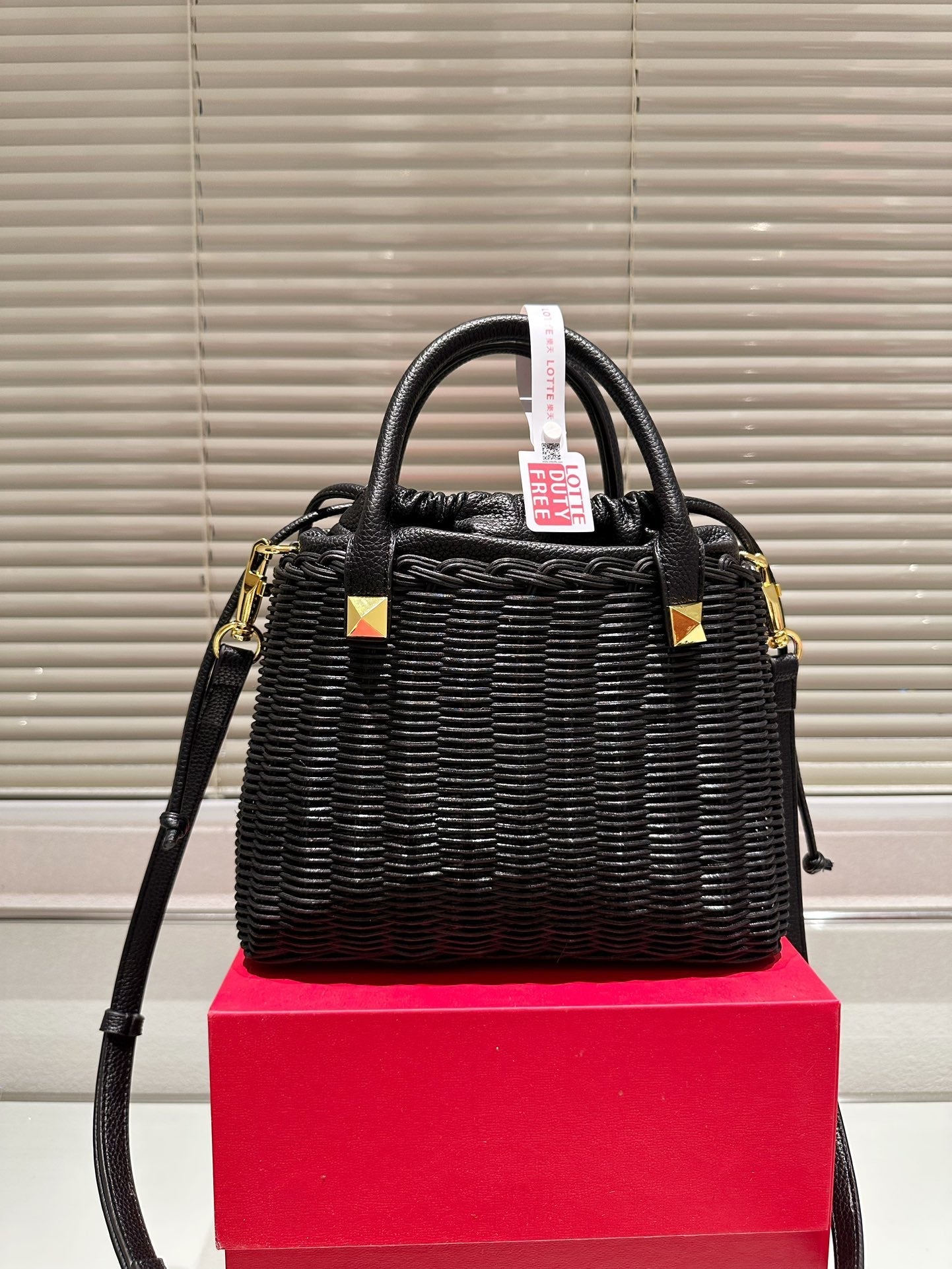 V new counter bag