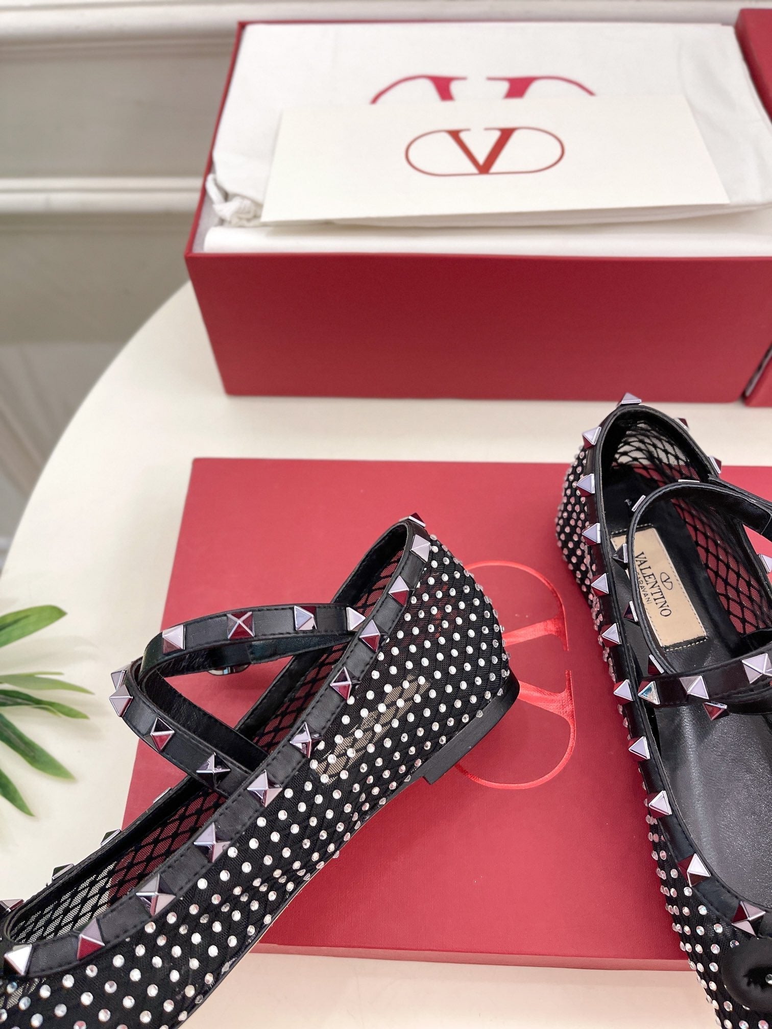 V new rivet rhinestone mesh ballet shoes VIP1：1