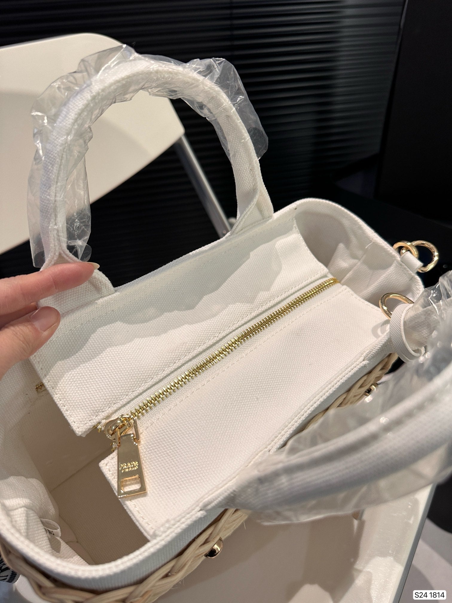 New style straw bag