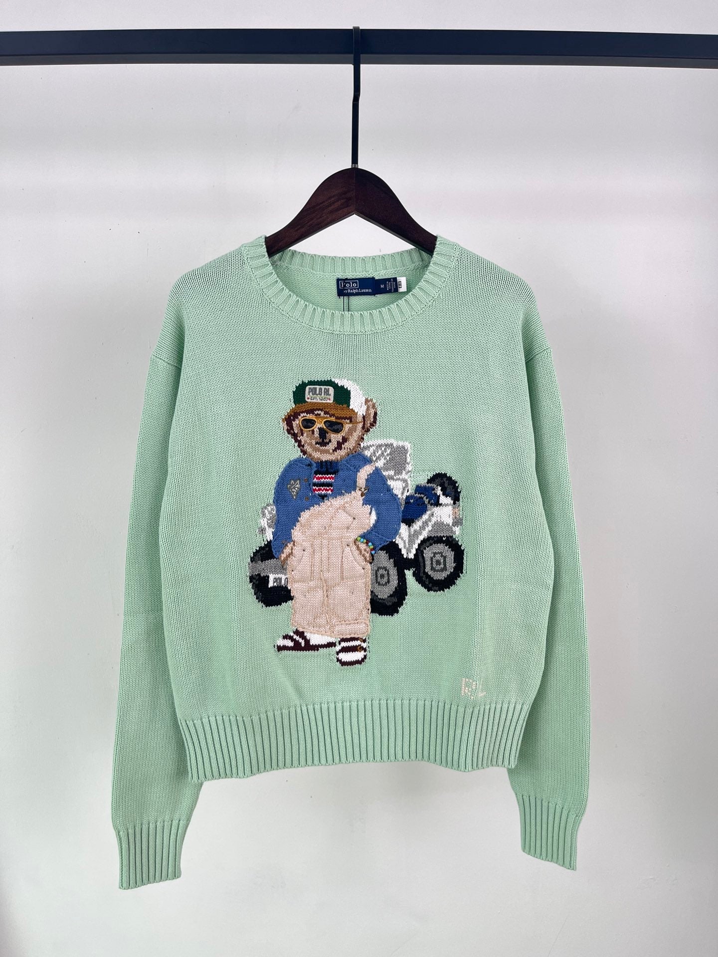 Ralph Laur** Bear Heavy Embroidery RL Round Neck Knit Pullover Top Porcelain Green