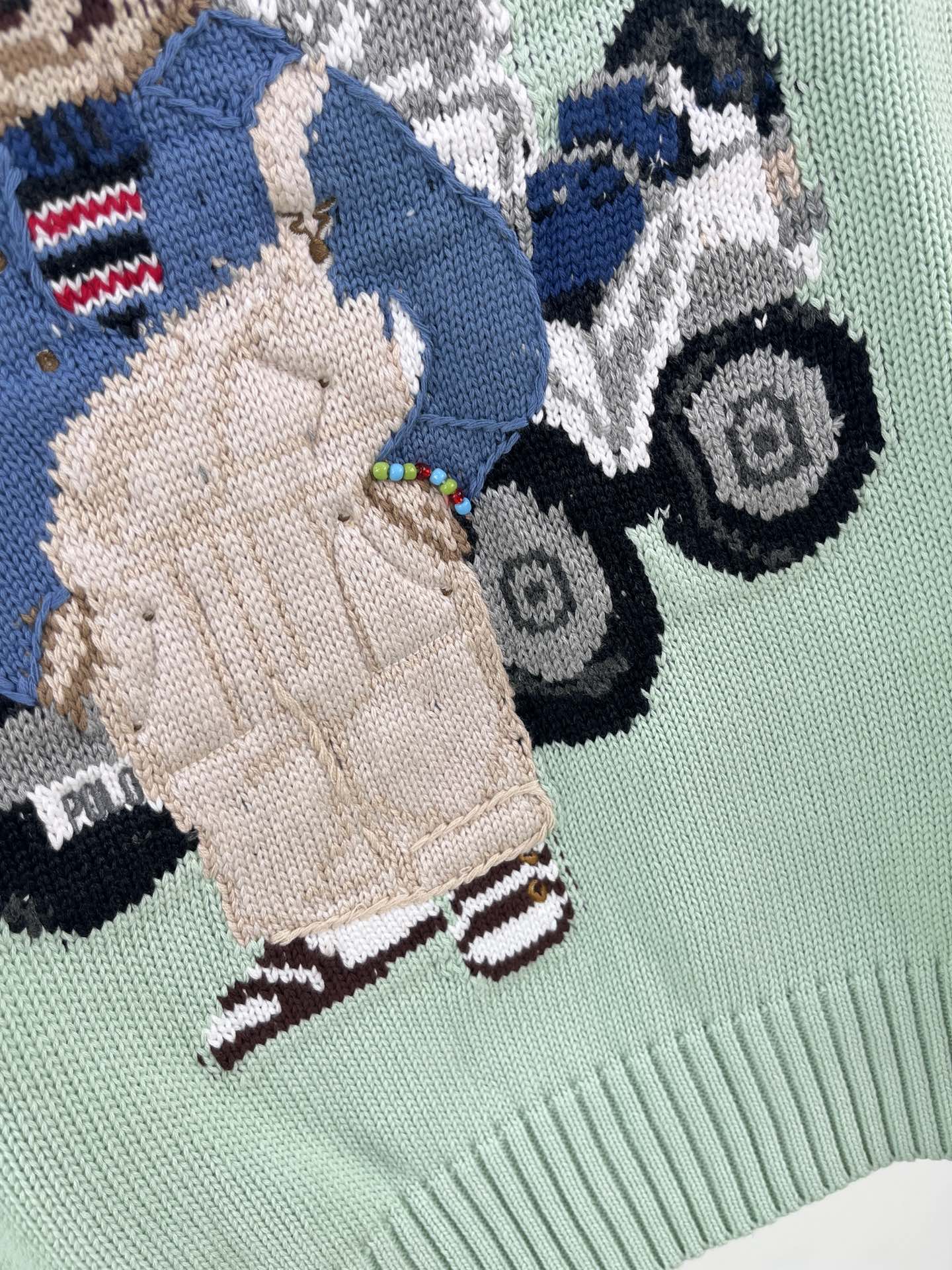 Ralph Laur** Bear Heavy Embroidery RL Round Neck Knit Pullover Top Porcelain Green